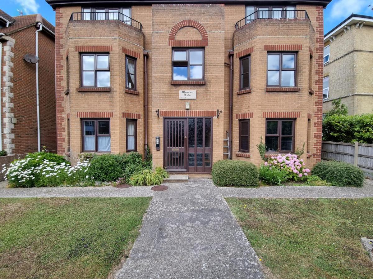 Hightide - 2 Bed With Parking, Balcony & Sea View. Apartment Swanage Luaran gambar