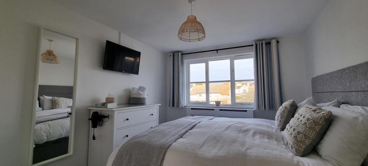 Hightide - 2 Bed With Parking, Balcony & Sea View. Apartment Swanage Luaran gambar