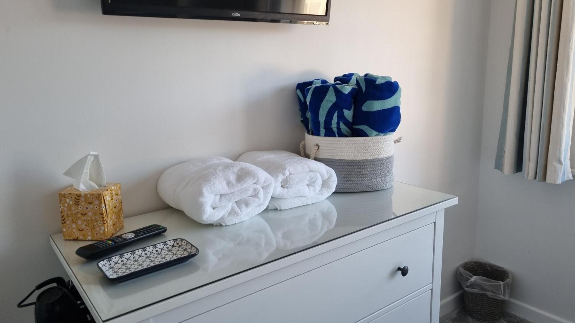 Hightide - 2 Bed With Parking, Balcony & Sea View. Apartment Swanage Luaran gambar