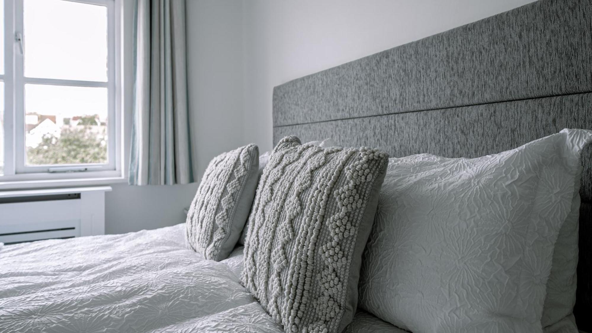 Hightide - 2 Bed With Parking, Balcony & Sea View. Apartment Swanage Luaran gambar