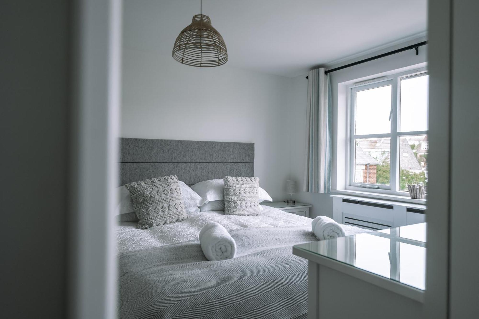 Hightide - 2 Bed With Parking, Balcony & Sea View. Apartment Swanage Luaran gambar