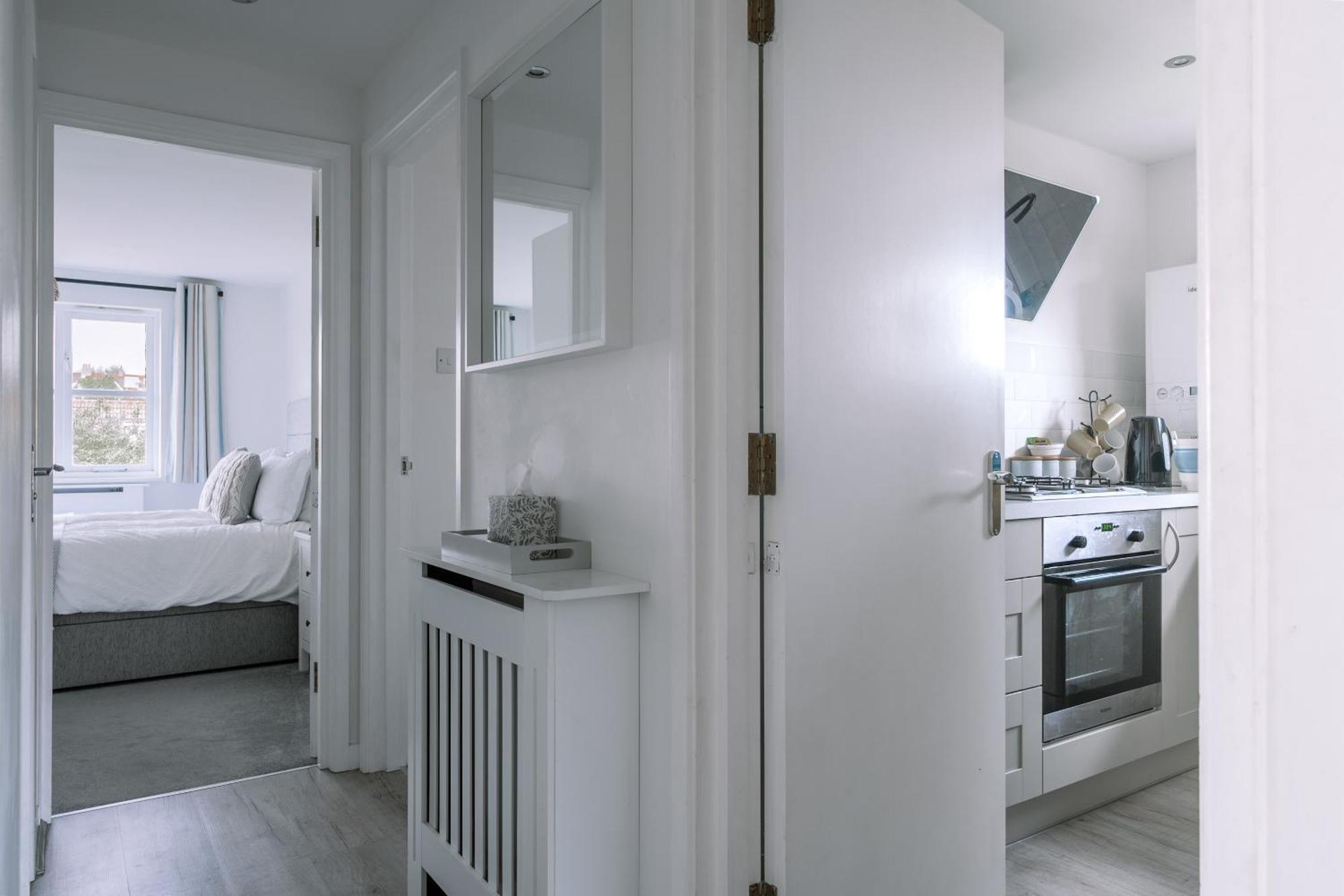 Hightide - 2 Bed With Parking, Balcony & Sea View. Apartment Swanage Luaran gambar